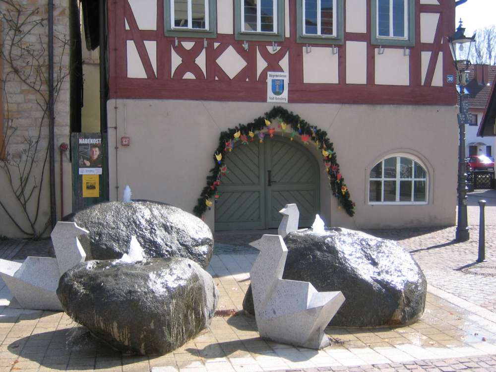 Brunnen vor dem Rathaus Rauenberg